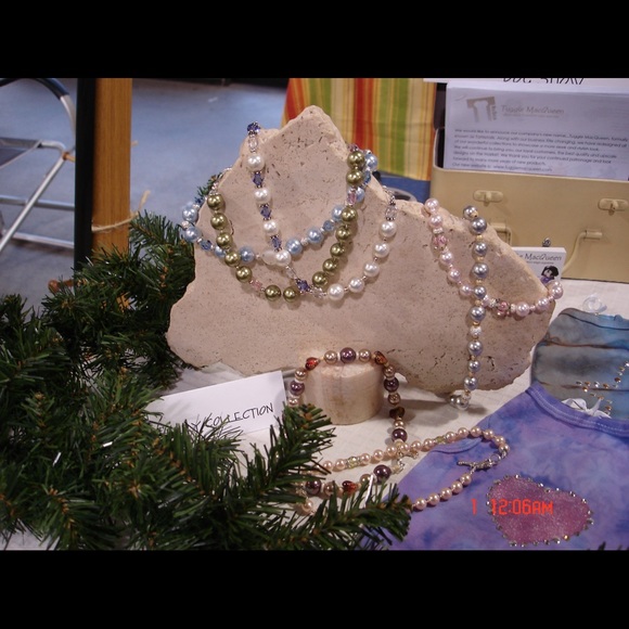 Meet your Posher, Joni, from Misquamicut Ocean - Picture 4 of 9